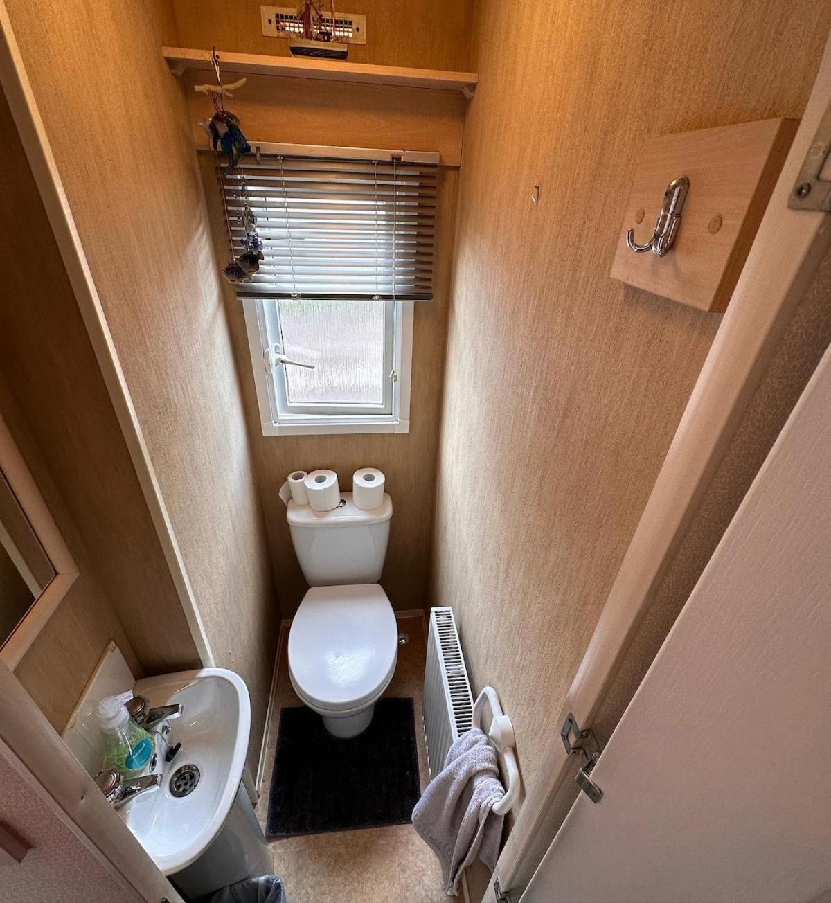4-Bedroom Cosalt Caravan In Uddingston, Glasgow Eksteriør billede